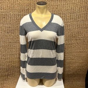 The Loft Women’s Gray and White V-Neck Sweater